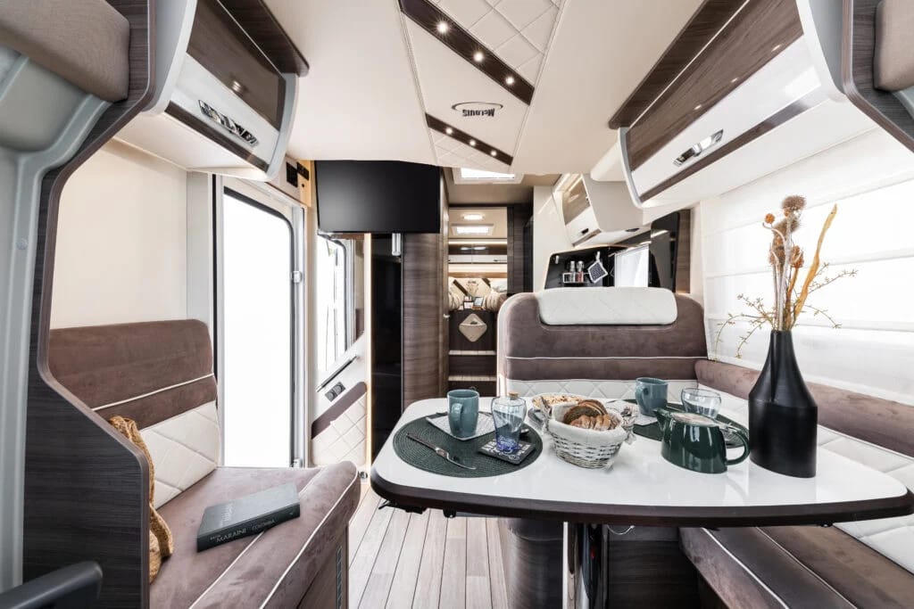 Nowe kampery McLouis