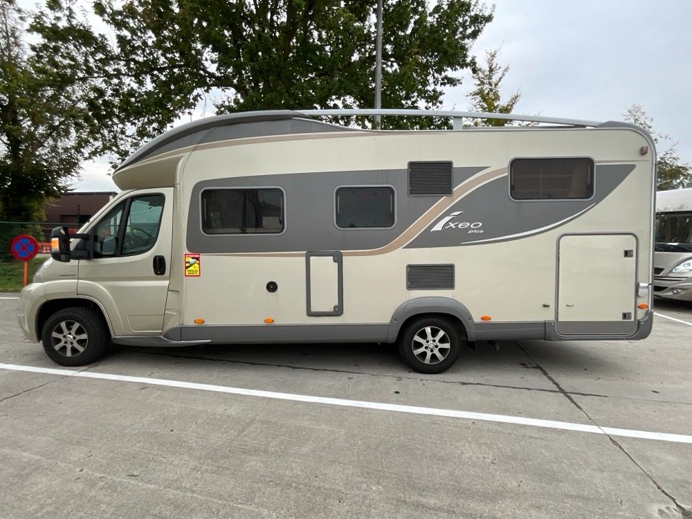Bürstner Ixeo Plus IT 726 (2013) | Półintegra | Łóżka pojedyncze + opuszczane | 2.3 Multijet 148 KM Euro 5 | Solar + sat.